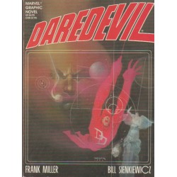 DAREDEVIL LOVE AND WAR DE...